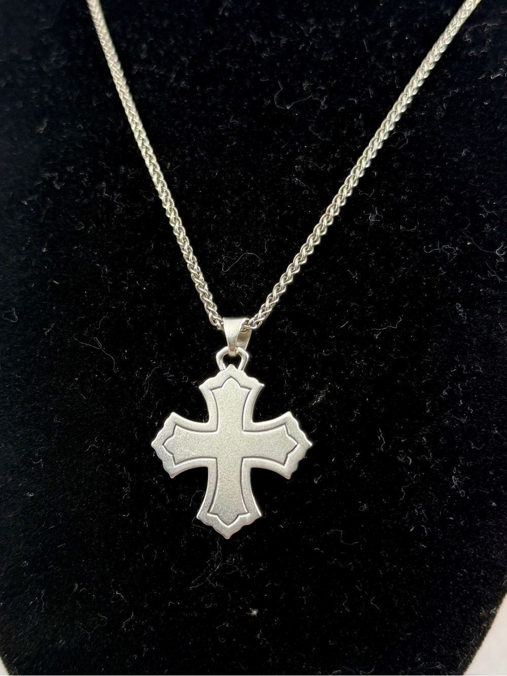 JAMES AVERY Sterling Silver Etched Fleur de Lis Cross Pendant Necklace; RETIRED
